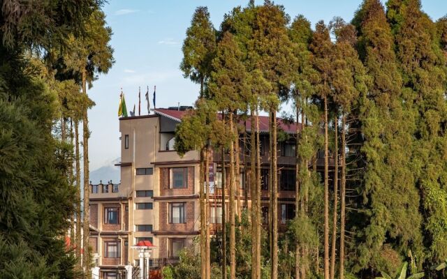 Summit Sherpa Mountain Inn