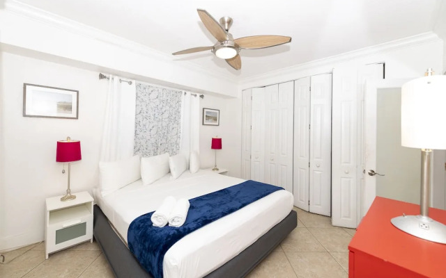 Sofi Beach Apartment