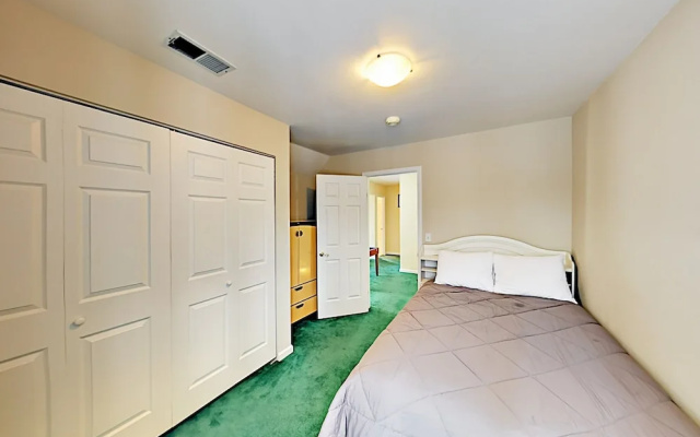 13784 Truckee - 4 Bedroom Home