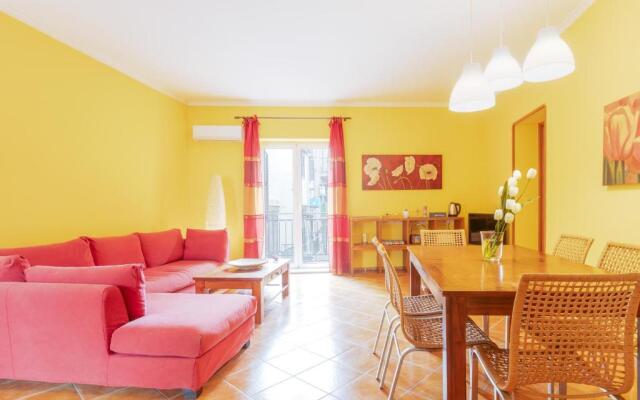 Maqueda Balcony Apartment