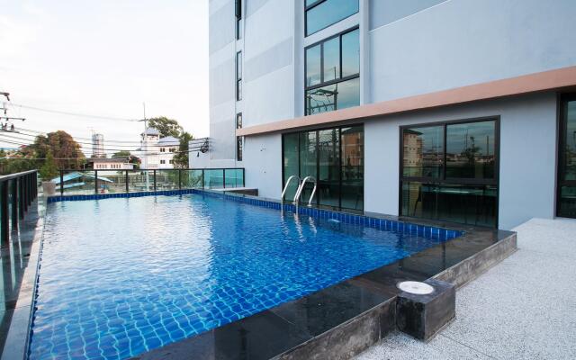 B2 Hotel South Pattaya Premier Hotel