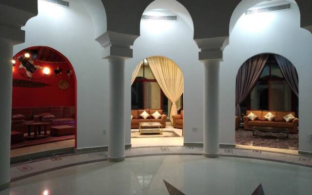 Emirates Hills Lake View Villa