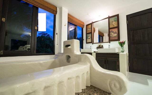 Initial Dawn Riverside Villa