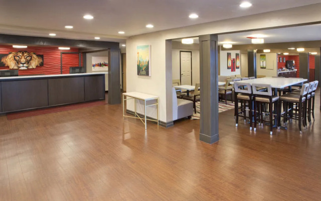 Red Lion Inn & Suites Federal Way