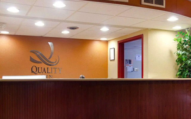 Super 8 by Wyndham Sturtevant/Racine