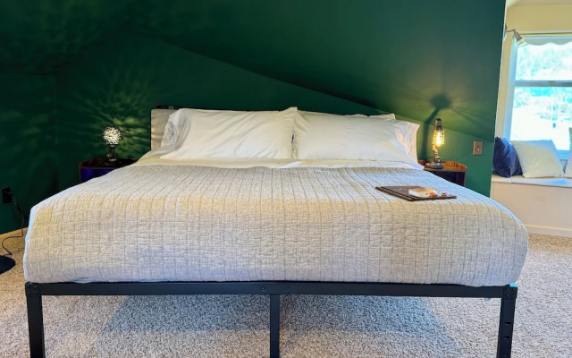 Hubble House Inn
