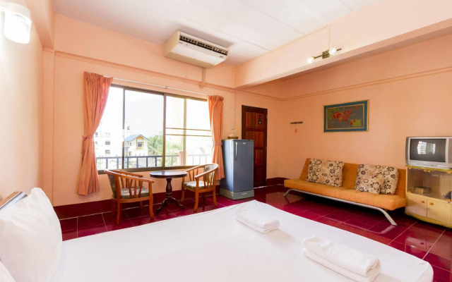Baan Lukkan Hostel