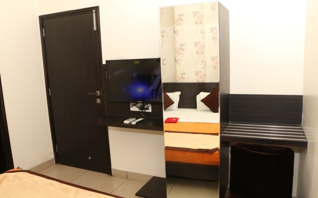 OYO 1075 Hotel City Home