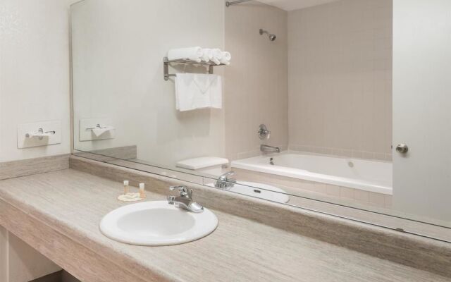 Days Inn Bloomington
