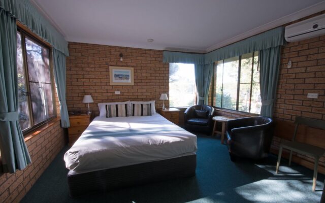 Anchor Bay Motel