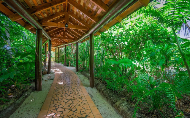 Sanctuary Rarotonga-On the beach - Adults Only