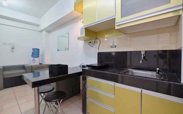 Apartment 2BR at Green Bay with Direct Access to Baywalk Mall By Travelio – Kitchen – Jakarta
