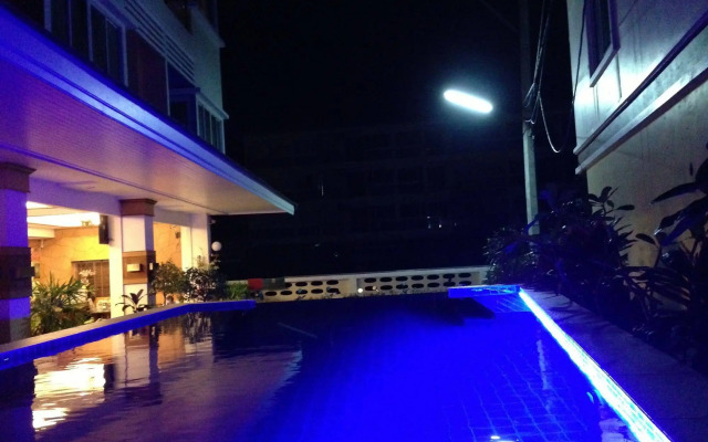 Green Harbor Hotel & Service Apartment