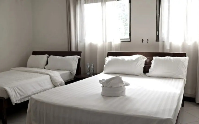 Lakefront Hotel Entebbe