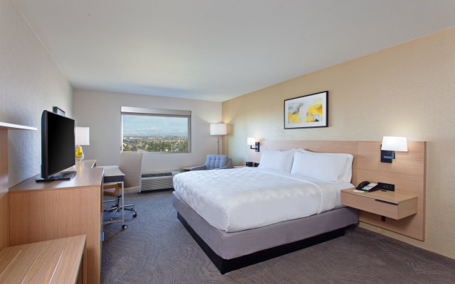 Holiday Inn Los Angeles - LAX Airport, an IHG Hotel