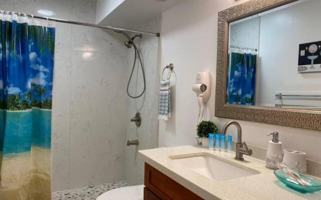 Luxury 2beds,2baths, free parking at Waikiki Beach