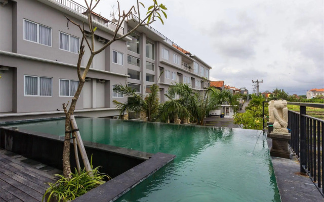 RedDoorz Plus @ Gunung Salak Street