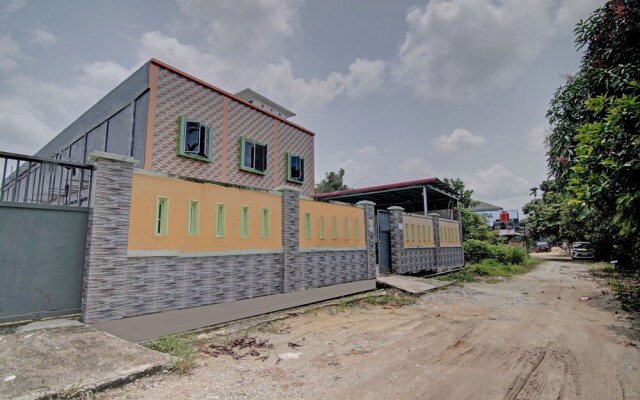 OYO 93088 Celine Home Syariah