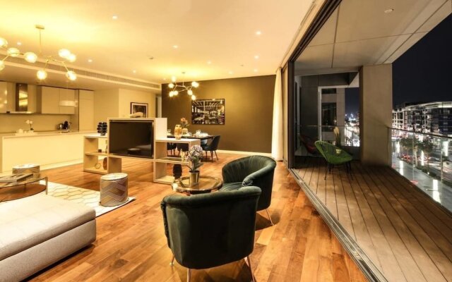 Explore City Walk From an Exquisite Sanctuary