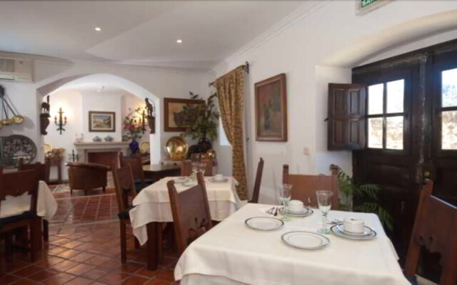 Casa Amarela TH & National Monument