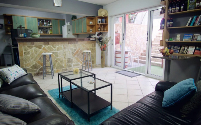Spiros Family Apts