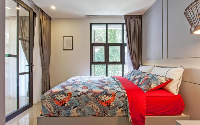 Palmyrah Surin Apartments by Beringela