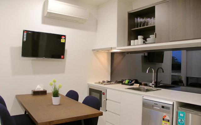 Whitehorse Apartment Hotel