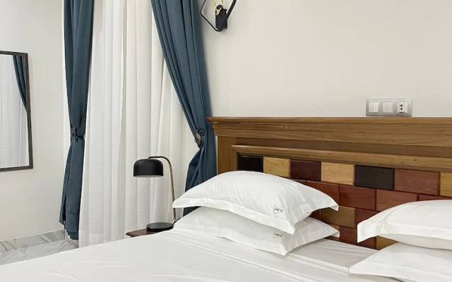 Shalom City Hotel