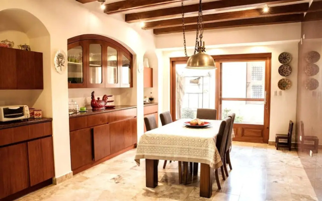 Luxury Guayllabamba House Gym Jacuzzi Parking Pool Wifi