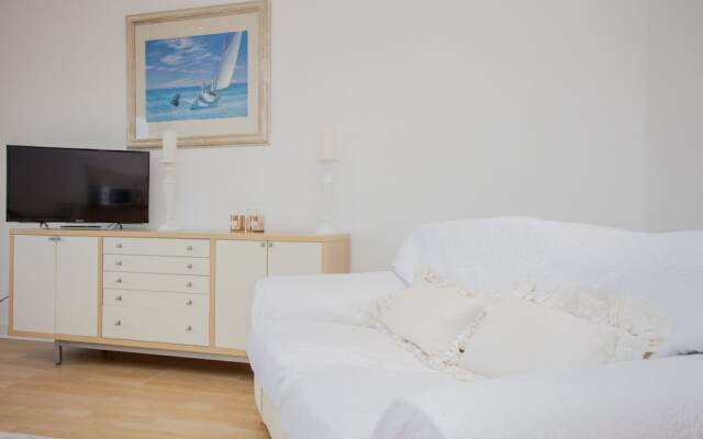 2 Bedroom Flat With Views of Arthurs Seat