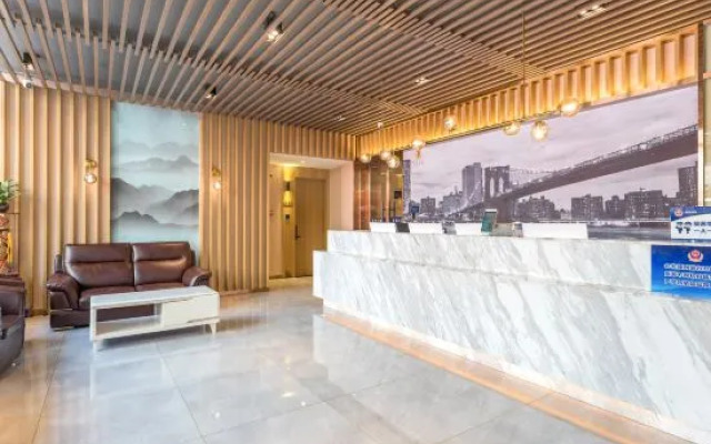 Super 8 Plus Hotel (Beijing Tiananmen Square Qianmen Pedestrian Street)