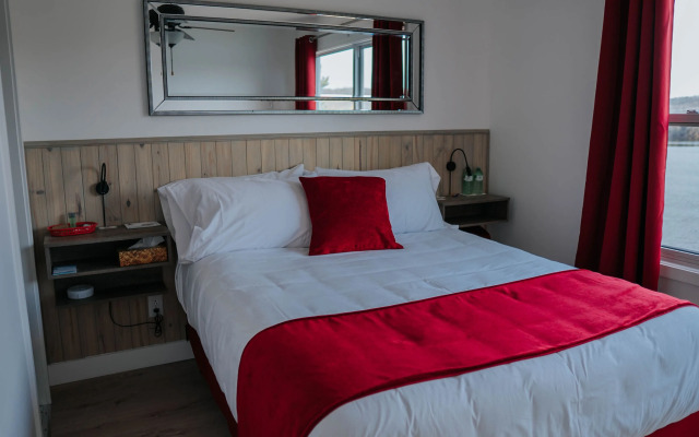 Auberge Lac du Pin Rouge