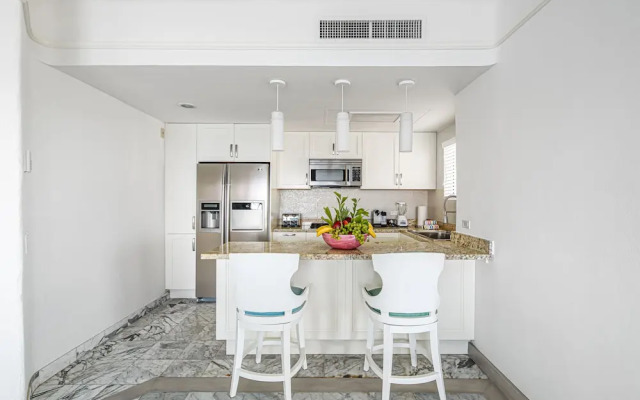 Beachfront Penthouse by Pueblo Bonito