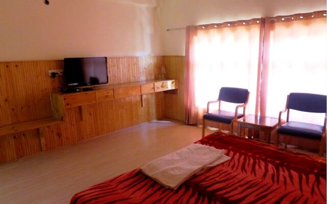 Hotel Abu Palace