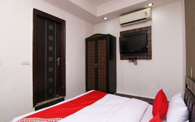 OYO 22756 Diksha Hotel