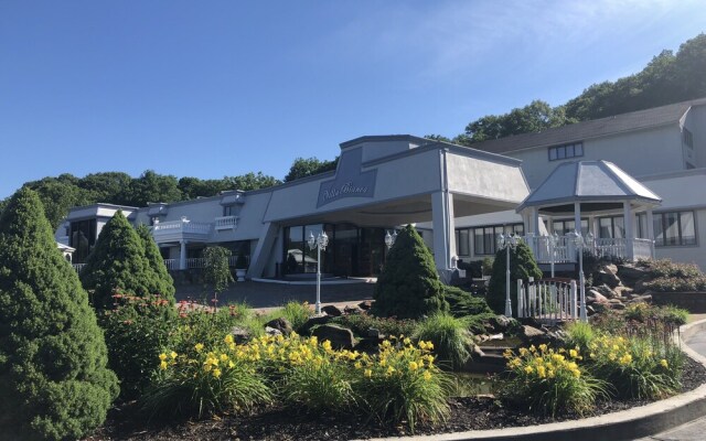 Villa On The River Inn