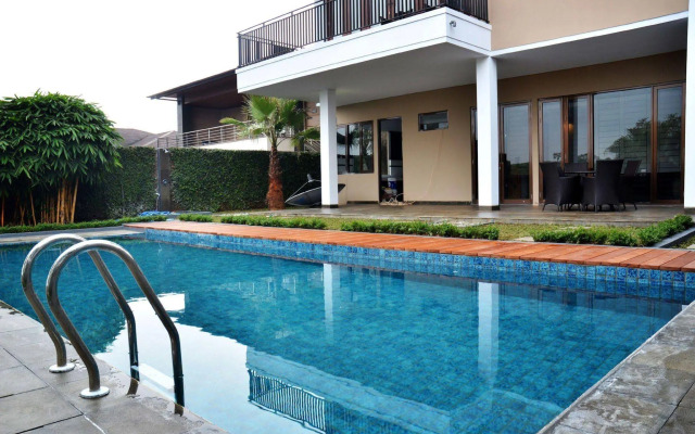 Morning Glory Mountain View 4BR Villa with Pool