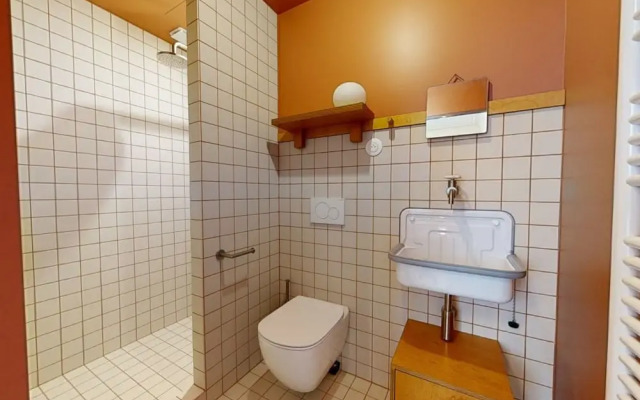 Altido Pleasant 1-bed Flat w Shared Courtyard