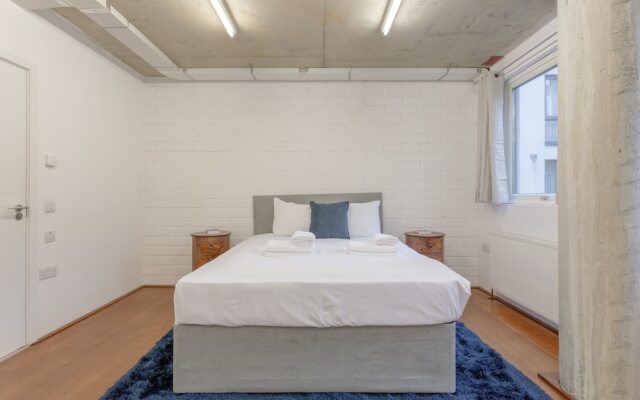 Bright Flat Near Shoreditch