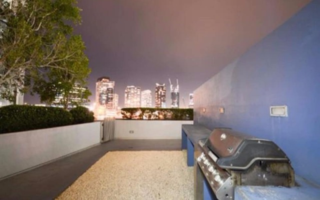 Melbourne Holiday Apartments at McCrae Docklands