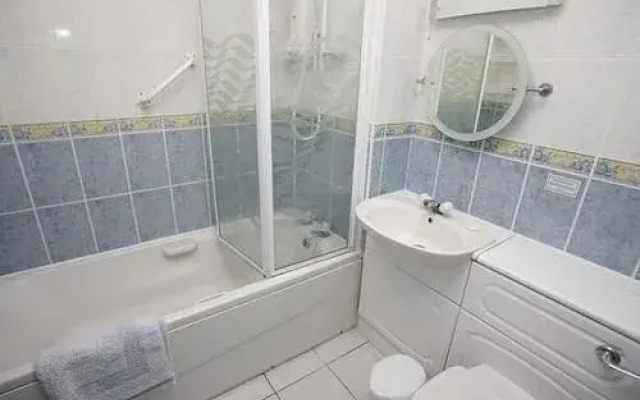 Quay Holidays - Harbourside Park