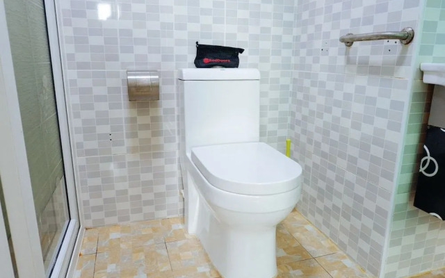 RedDoorz Plus near Camella La Brisa Lapulapu