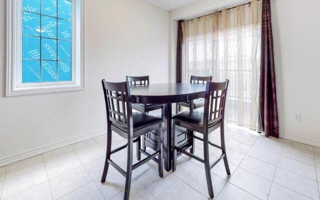 Elegant 3-bedroom House - Bowmanville