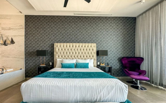 Beachtop Haven 2BR Condo at Iconic Sandy Beach