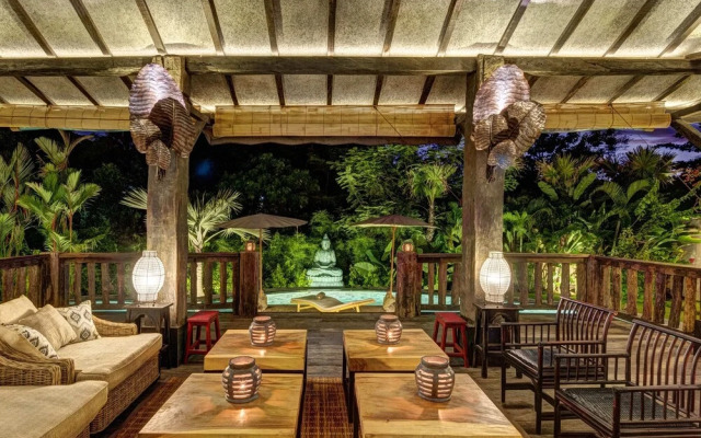 Secluded Wooden Villa, 3 BR, Canggu With Staff