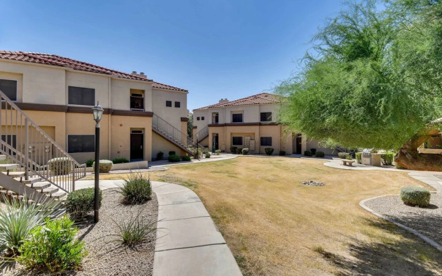 12 Mi to Old Town: Condo w/ Pool & Balcony!
