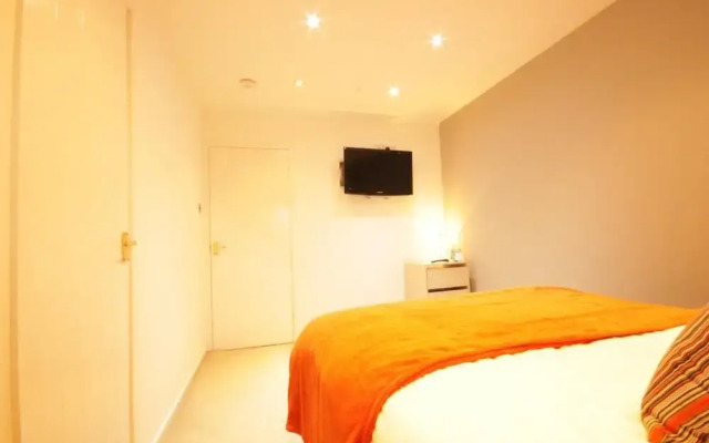 Fantastic 2-bed House in Hull. Garden, Sky tv