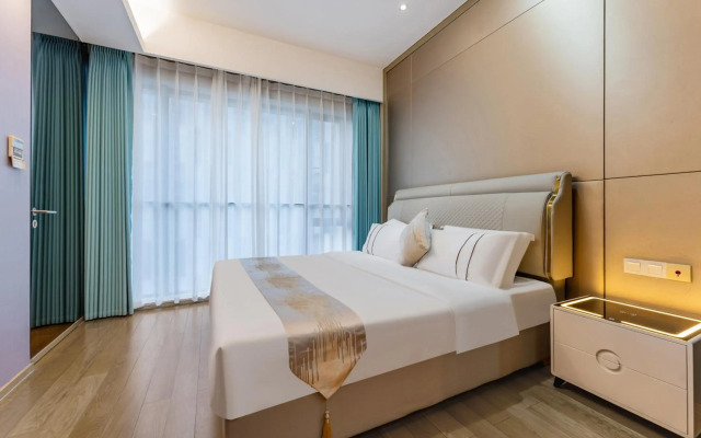 Yicheng Apartment PaZhou Poly World Center