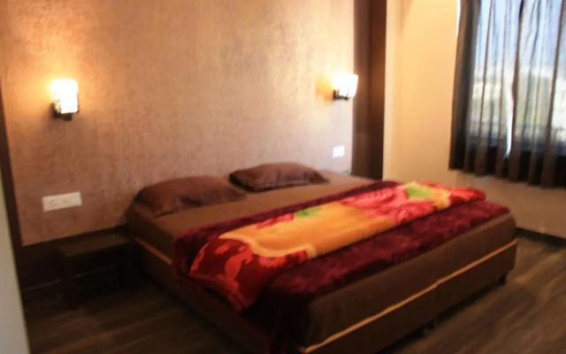 The Glass House Premium