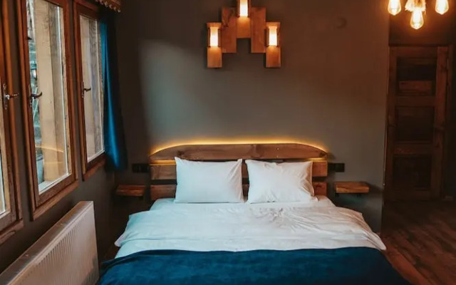 River Deluxe Boutique